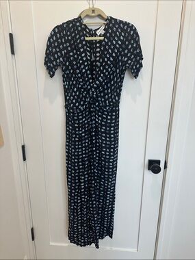 Amour Vert Navy & Light Blue Printed Jumpsuit